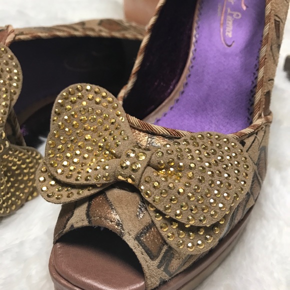 Poetic License Pumps w Studded Bow - Picture 2 of 6